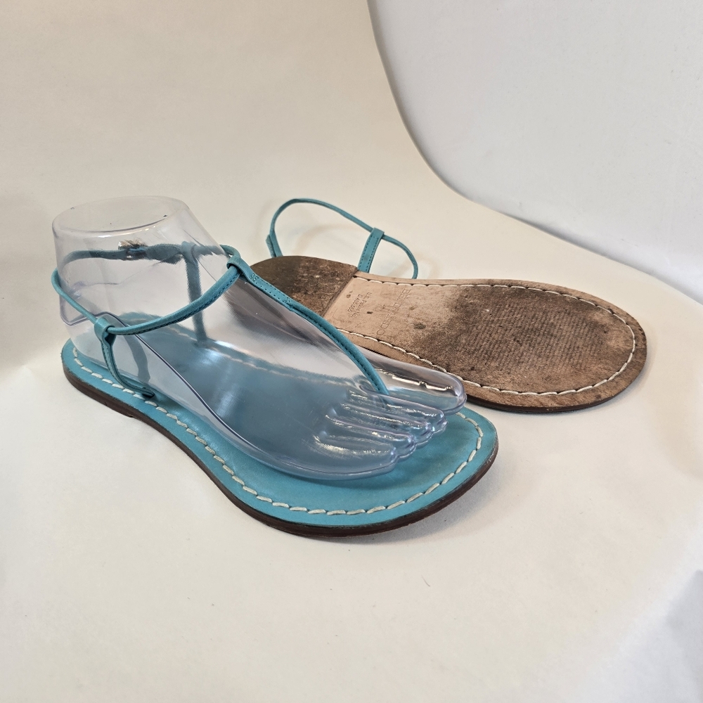 Bernardo Lilly Leather Minimalist T strap thin Sandals size 7
